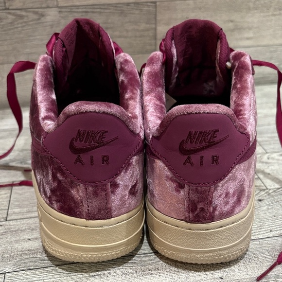 Nike Women's Velvet Sneakers in Burgundy and Cream - Picture 5 of 6